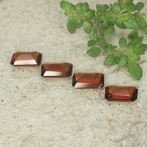 Gemas de Granate piropo Rojo medio natural de 2.06 ct, Corte Octágono / Esmeralda, VS