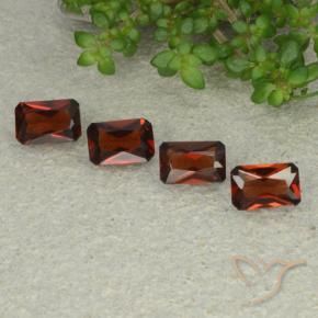 Gemas de Granate piropo Rojo sangría natural de 2.07 ct, Corte Octágono / Esmeralda, VVS-VS