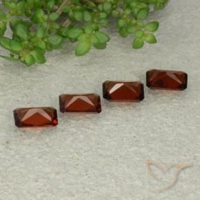 Gemas de Granate piropo Rojo sangría natural de 2.07 ct, Corte Octágono / Esmeralda, VVS-VS