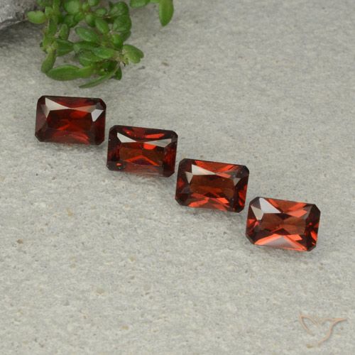 2.88ctw Natural Rojo oscuro Granate piropo, corte esmeralda, VVS-VS