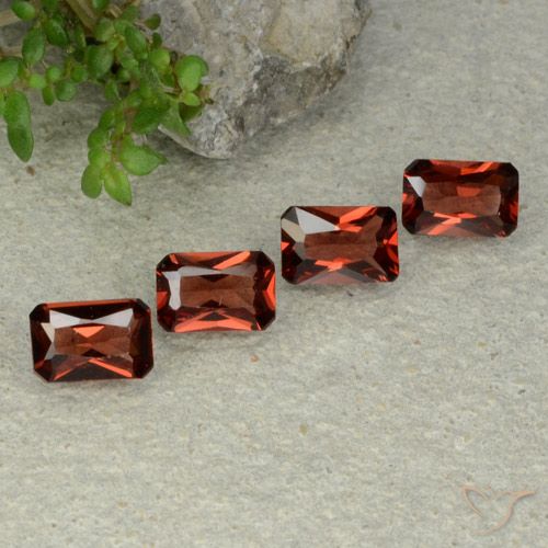 2.36ctw Natural Rojo sangría Granate piropo, corte esmeralda, VVS-VS