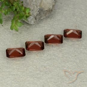 Gemas de Granate piropo Rojo sangría natural de 2.36 ct, Corte Octágono / Esmeralda, VVS-VS