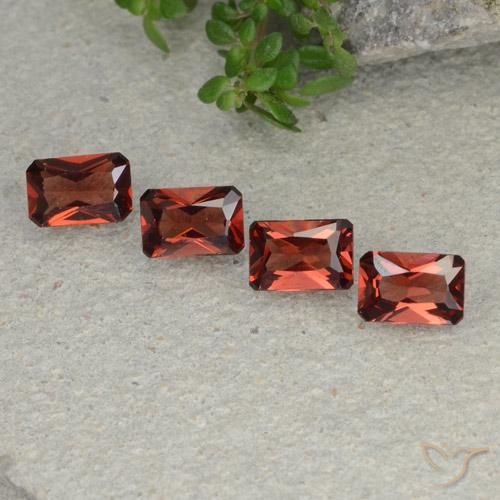 Gemas de Granate piropo Rojo oscuro natural de 2.57 ct, Corte Octágono / Esmeralda, VVS-VS