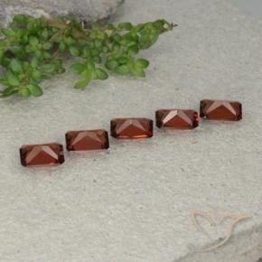 Gemas de Granate piropo Rojo oscuro natural de 2.86 ct, Corte Octágono / Esmeralda, VVS-VS