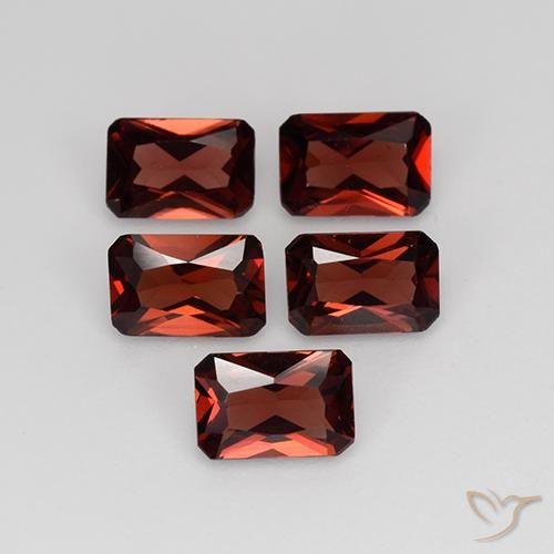 Gemas de Granate piropo Rojo oscuro natural de 2.76 ct, Corte Octágono / Esmeralda, VVS-VS