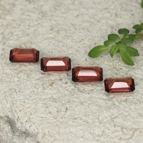 Gemas de Granate piropo Rojo escarlata natural de 2.12 ct, Corte Octágono / Esmeralda, VVS-VS