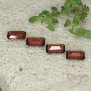 Gemas de Granate piropo Rojo oscuro natural de 1.98 ct, Corte Octágono / Esmeralda, VS