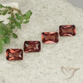Gemas de Granate piropo Rojo oscuro natural de 2.42 ct, Corte Octágono / Esmeralda, VVS-VS