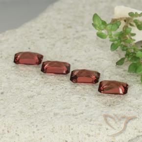 Gemas de Granate piropo Rojo oscuro natural de 2.42 ct, Corte Octágono / Esmeralda, VVS-VS