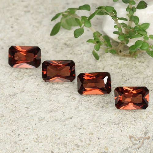 2.45ctw Natural Rojo medio Granate piropo, corte esmeralda, VVS-VS