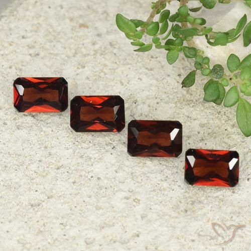 2.40ctw Natural Rojo sangría Granate piropo, corte esmeralda, VVS-VS