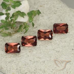 Gemas de Granate piropo Rojo oscuro natural de 2.44 ct, Corte Octágono / Esmeralda, VVS-VS