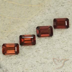 Gemas de Granate piropo Rojo oscuro natural de 2.64 ct, Corte Octágono / Esmeralda, VS