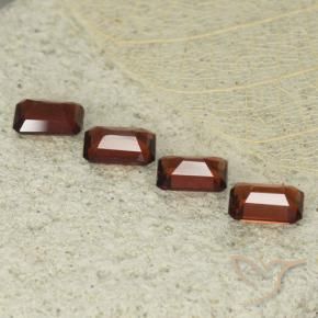 Gemas de Granate piropo Rojo oscuro natural de 2.64 ct, Corte Octágono / Esmeralda, VS