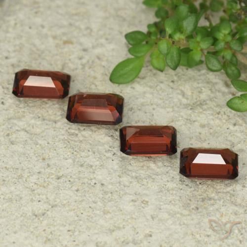 Gemas de Granate piropo Rojo sangría natural de 3.01 ct, Corte Octágono / Esmeralda, VS