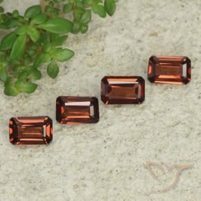 Gemas de Granate piropo Rojo medio natural de 1.99 ct, Corte Octágono / Esmeralda, VS