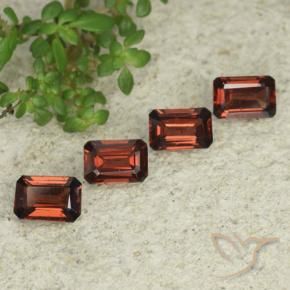 Gemas de Granate piropo Rojo medio natural de 2.70 ct, Corte Octágono / Esmeralda, VS