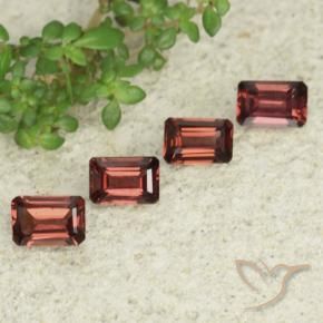 Gemas de Granate piropo Rojo baya intenso natural de 2.61 ct, Corte Octágono / Esmeralda, VS