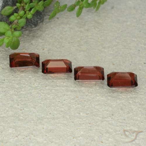 Gemas de Granate piropo Rojo oscuro natural de 2.48 ct, Corte Octágono / Esmeralda, VS
