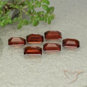 Gemas de Granate piropo Rojo escarlata intenso natural de 3.99 ct, Corte Octágono / Esmeralda, VS