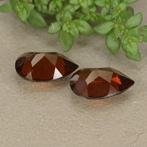 Gemas de Granate piropo Rojo merlot natural de 2.02 ct, En forma de pera, VS