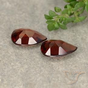 Gemas de Granate piropo Rojo oscuro natural de 1.89 ct, En forma de pera, VVS-VS