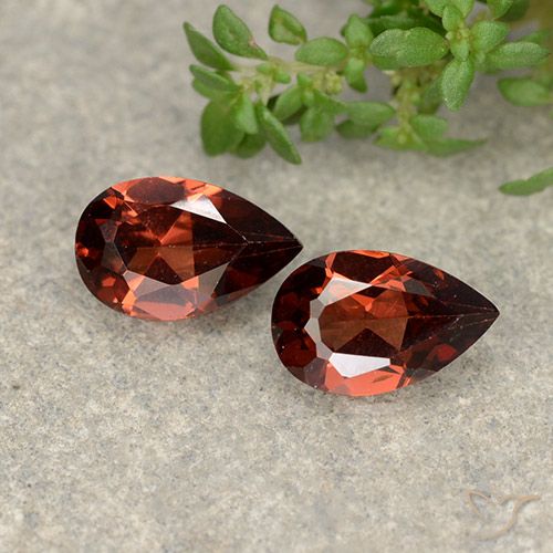1.74ctw Natural Rojo sangría Granate piropo, En forma de pera, VVS-VS
