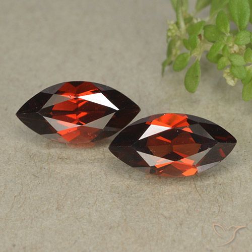 2.73ctw Natural Rojo oscuro Granate piropo, Marquesa, VVS-VS