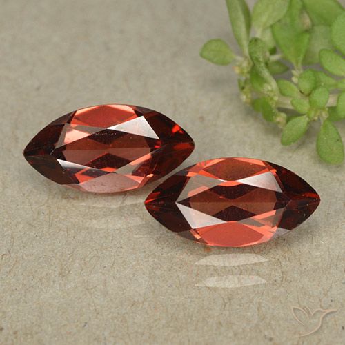 2.57ctw Natural Rojo medio Granate piropo, Marquesa, VVS-VS