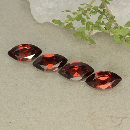 4.53ctw Natural Rojo oscuro Granate piropo, Marquesa, VVS-VS