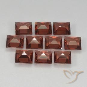 Gemas de Granate piropo Rojo medio natural de 4.01 ct, Cuadrado, VVS-VS