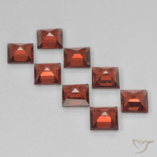 Gemas de Granate piropo Rojo sangría natural de 2.94 ct, Cuadrado, VVS-VS