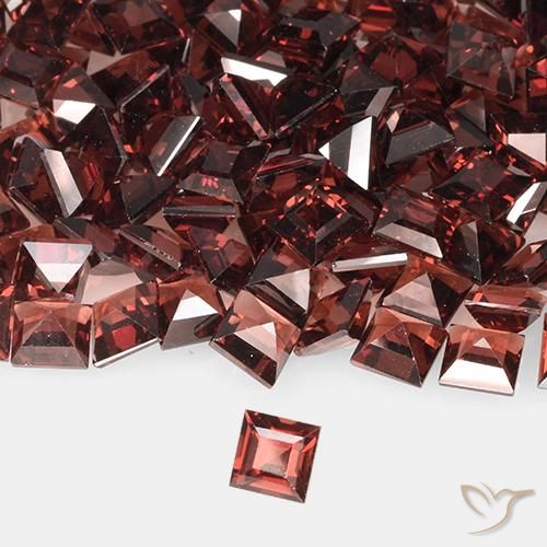 Granate piropo Rojo oscuro natural de 0.47 ct, Cuadrado, VVS-VS