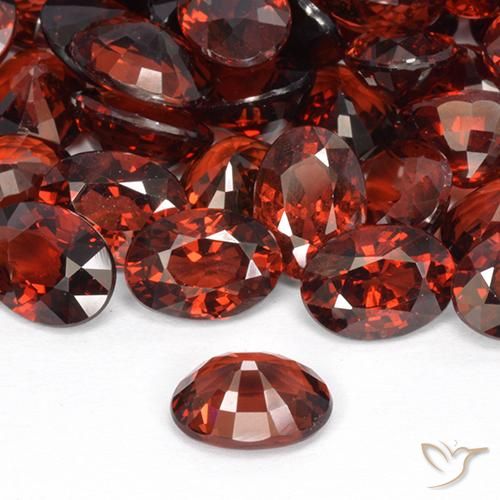 Granate piropo Rojo escarlata natural de 1.00 ct, Ovalada, VVS-VS
