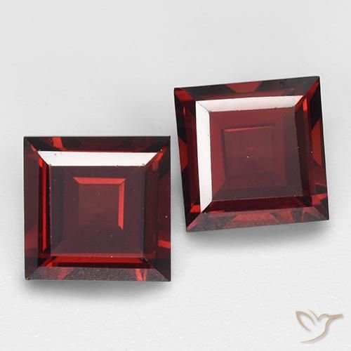 Gemas de Granate piropo Rojo oscuro natural de 4.10 ct, Cuadrado, VVS-VS