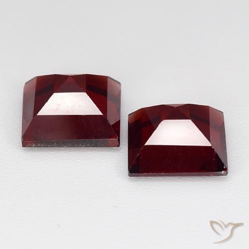 Gemas de Granate piropo Rojo oscuro natural de 4.27 ct, Cuadrado, VVS-VS