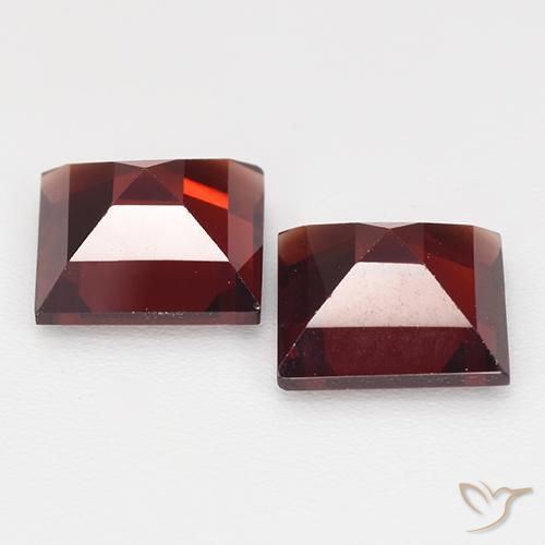 Gemas de Granate piropo Rojo oscuro natural de 4.24 ct, Cuadrado, VVS-VS