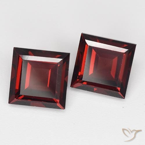 Gemas de Granate piropo Rojo sangre intenso natural de 4.29 ct, Cuadrado, VVS-VS