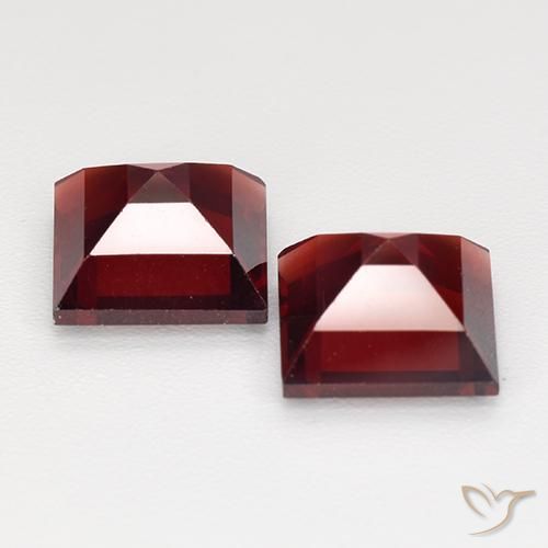 Gemas de Granate piropo Rojo sangre intenso natural de 4.29 ct, Cuadrado, VVS-VS