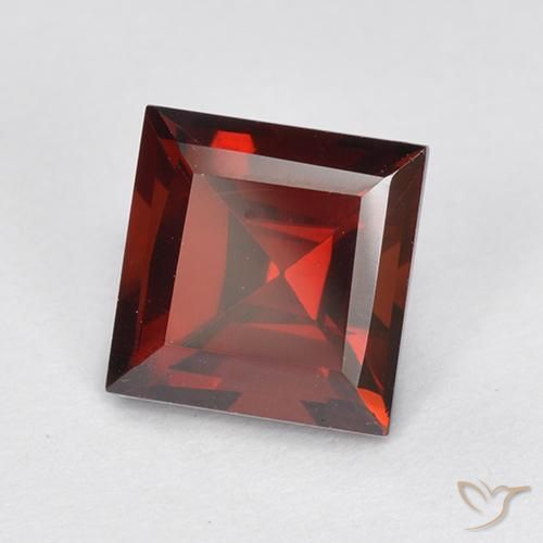 Granate piropo Rojo oscuro natural de 2.29 ct, Cuadrado, VVS-VS