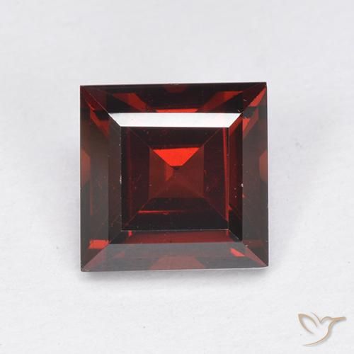 Granate piropo Rojo sangre intenso natural de 2.29 ct, Cuadrado, VVS-VS