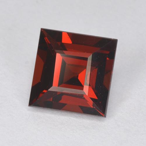 Granate Piropo Rojo oscuro natural de 1.53 ct, Cuadrado, VVS