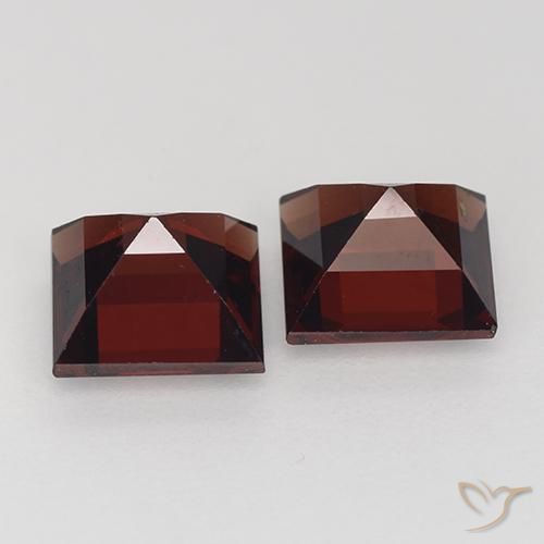 Gemas de Granate piropo Rojo oscuro natural de 2.92 ct, Cuadrado, VVS-VS