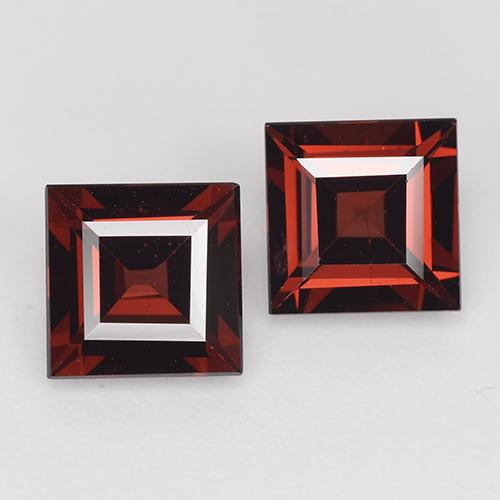 Gemas de Granate Piropo Rojo oscuro natural de 2.61 ct, Cuadrado, VVS-VS