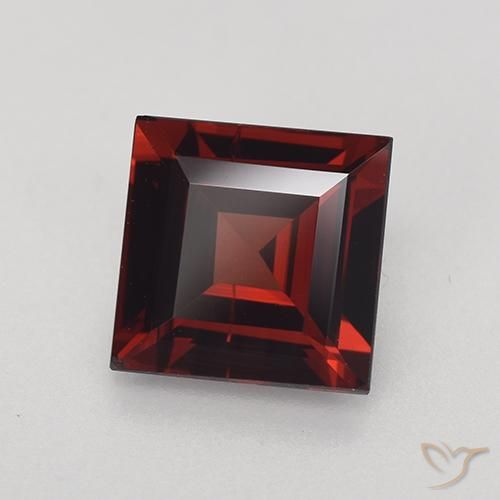 Granate piropo Rojo sangre intenso natural de 1.98 ct, Cuadrado, VVS-VS