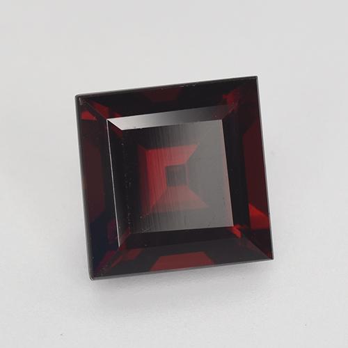 Granate Piropo Rojo negruzco natural de 2.63 ct, Cuadrado, VVS-VS