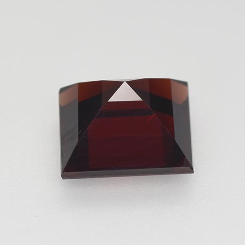 Granate Piropo Rojo negruzco natural de 2.63 ct, Cuadrado, VVS-VS