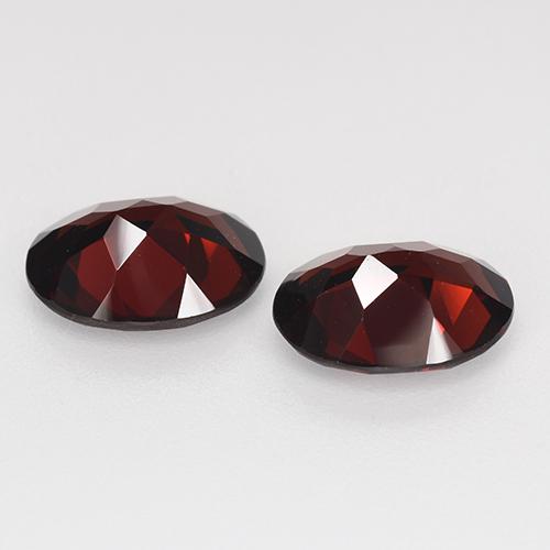 Gemas de Granate piropo Rojo negruzco natural de 4.15 ct, Ovalada, VVS