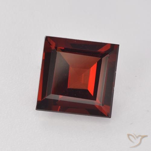 Granate piropo Rojo oscuro natural de 1.87 ct, Cuadrado, VVS-VS