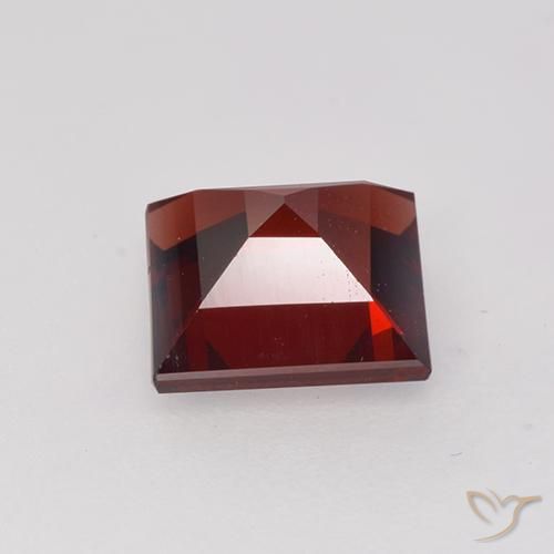 Granate piropo Rojo oscuro natural de 1.87 ct, Cuadrado, VVS-VS